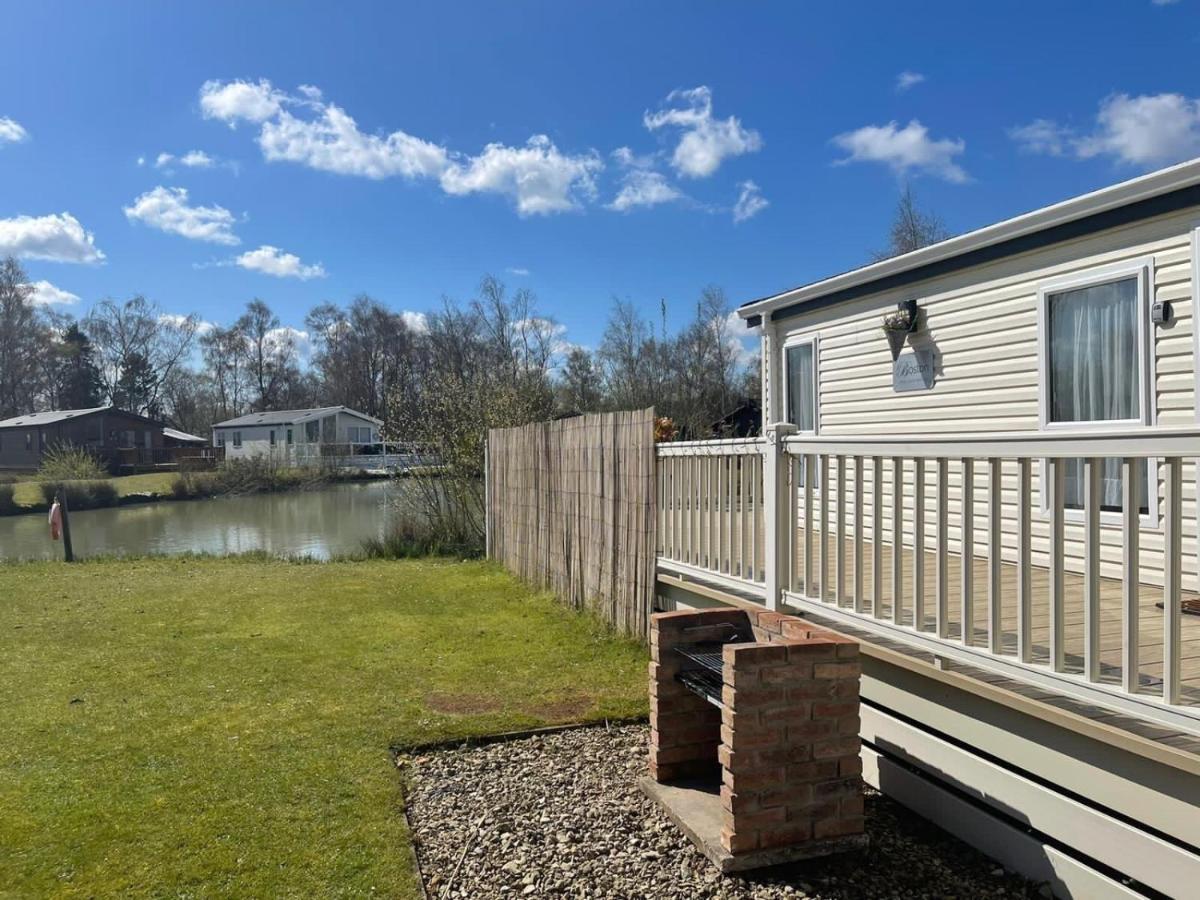 Luxury Lakeside Lodge L2 With Hot Tub Situated At Tattershall Lakes Country Park Luaran gambar