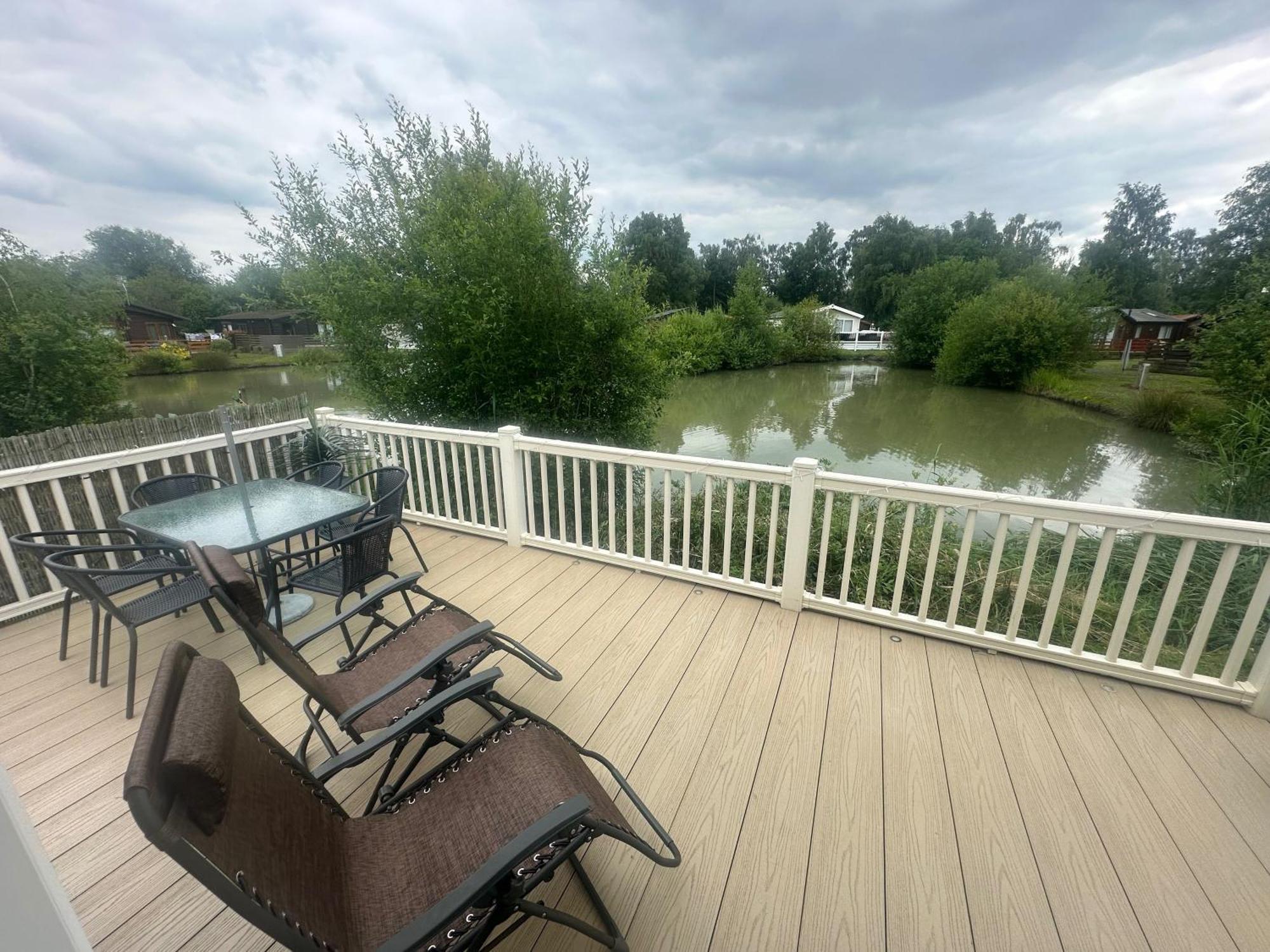 Luxury Lakeside Lodge L2 With Hot Tub Situated At Tattershall Lakes Country Park Luaran gambar